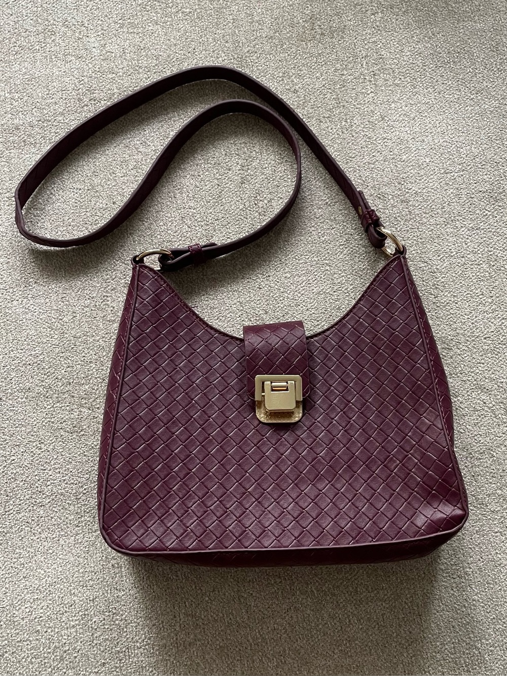 Woven-Effect Shoulder Bag in Deep Burgundy with Gold Hardware